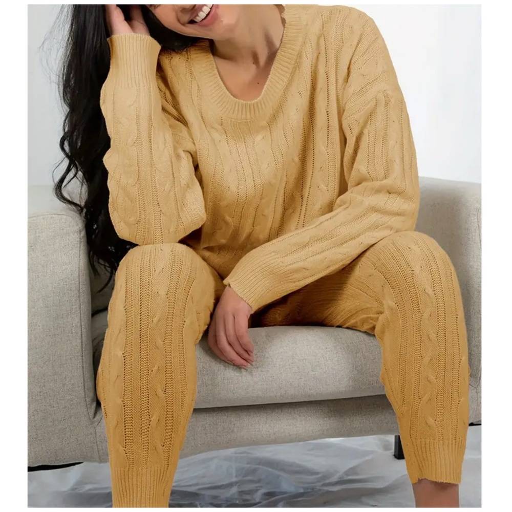 Knitted Set - Picture 4 of 9